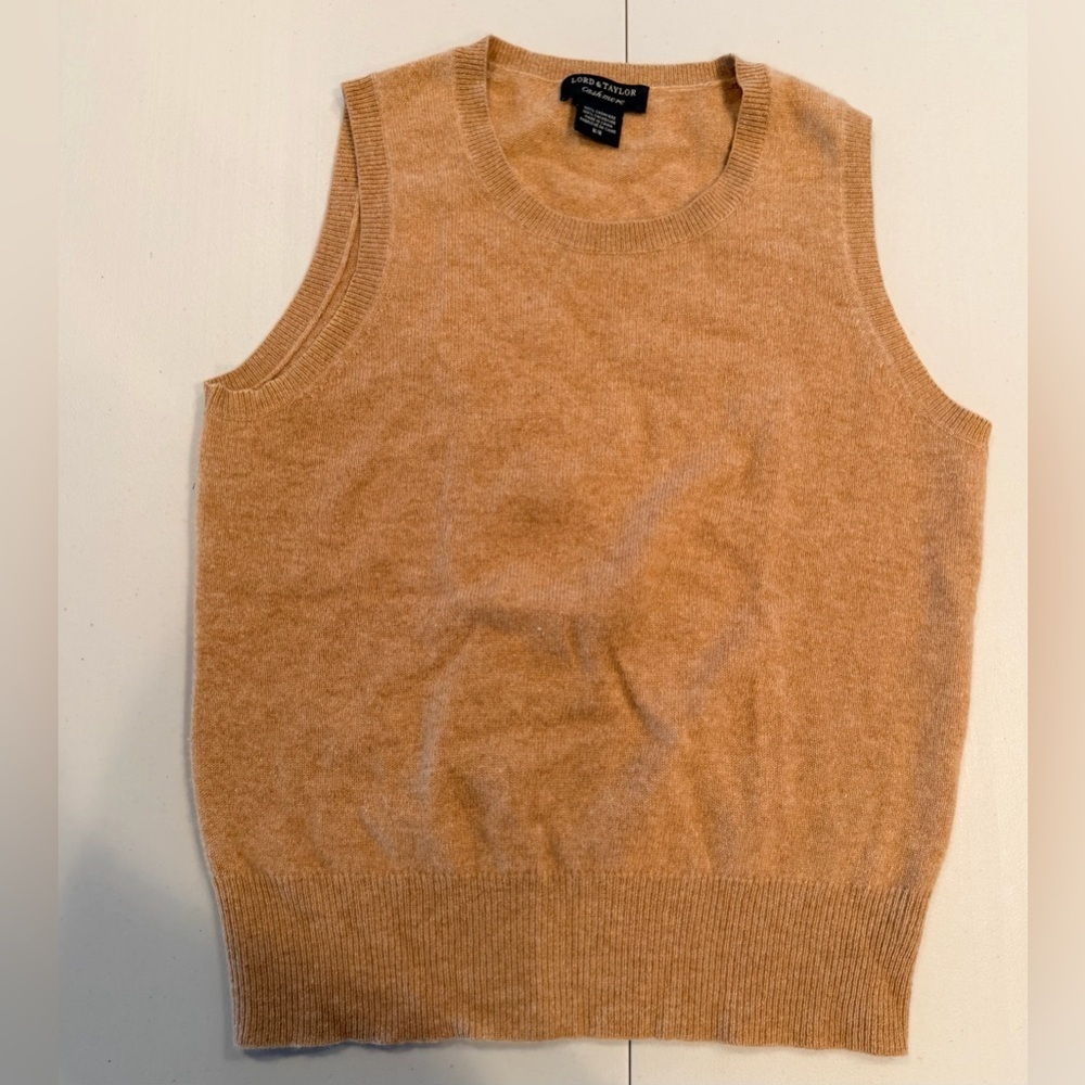 Lord & Taylor | women’s 100% cashmere sweater vest. Size: M